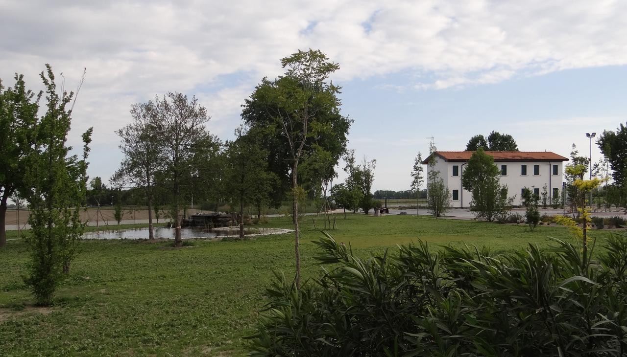 Отель Oasi Bianca Pomposa Экстерьер фото