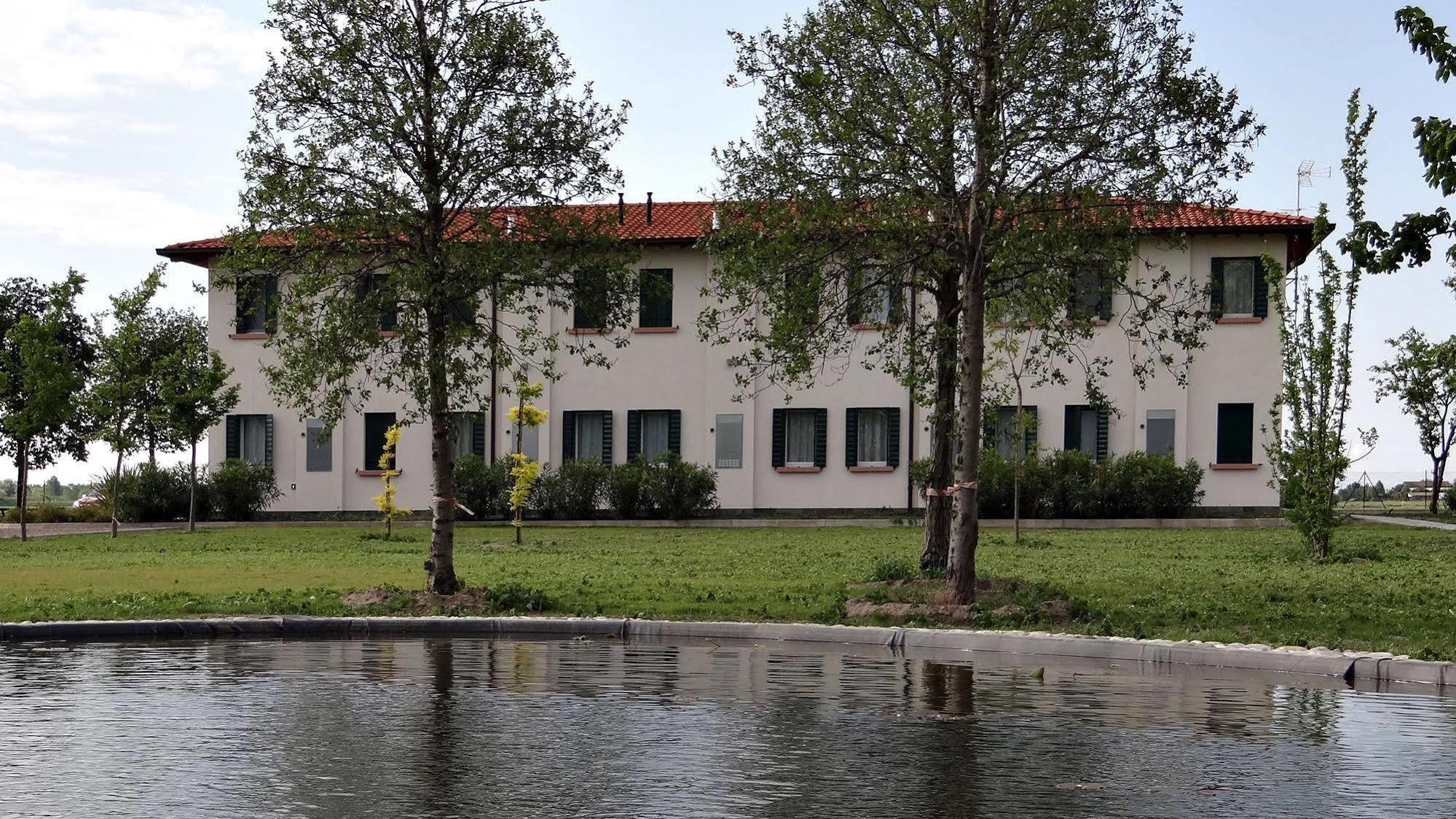 Отель Oasi Bianca Pomposa Экстерьер фото